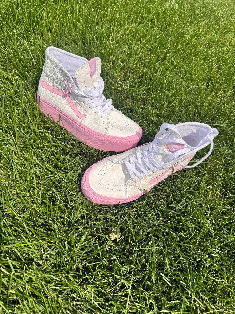 Women’s Barbie hightop Vans size 8 Limited edition